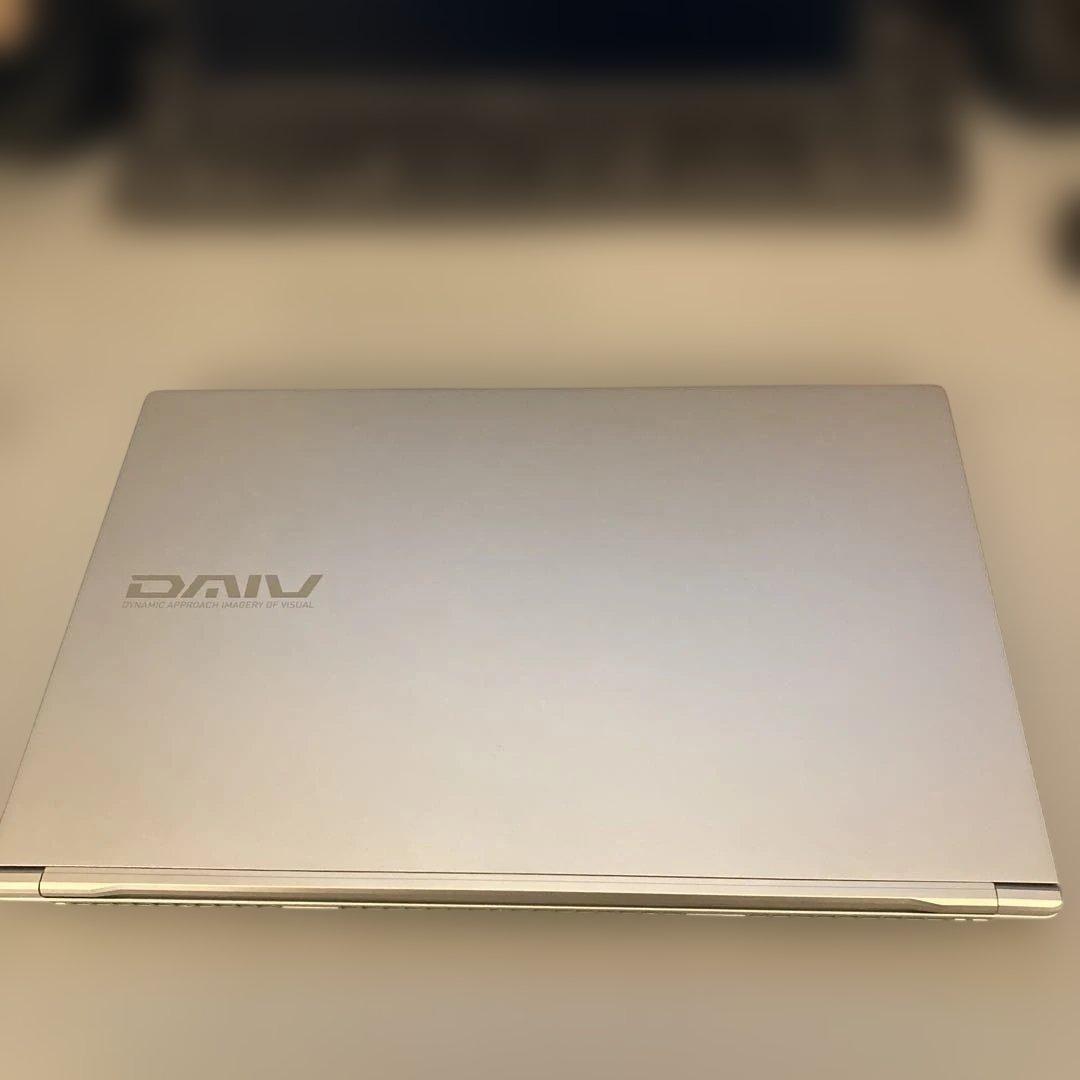 ノートPC mouse computer DAIV シルバー　15インチ