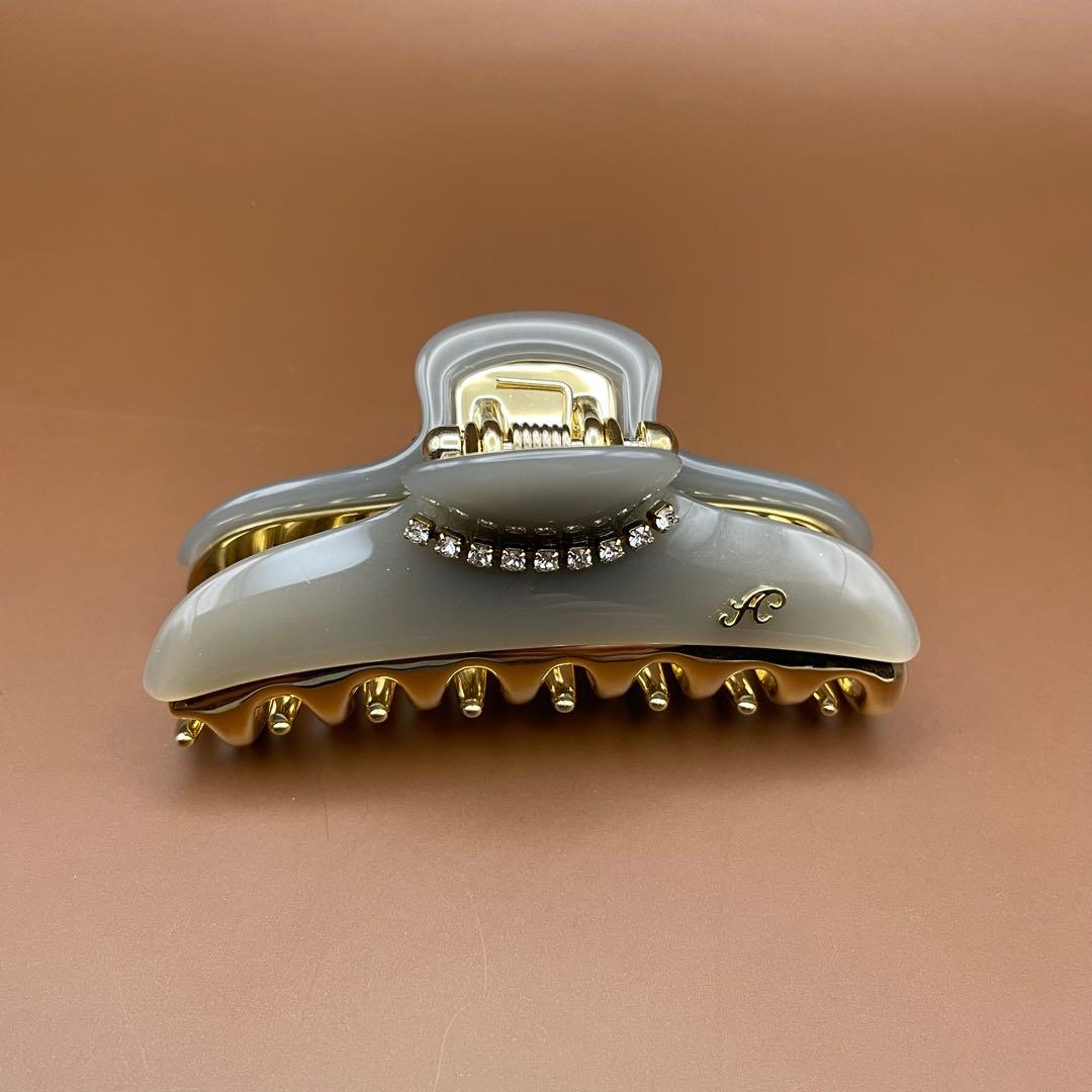 acca ニューコラーナクリッ プ グレージュ　Mサイズ