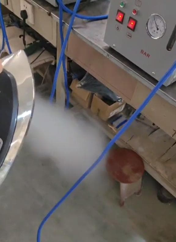 業務用 ボイラー 強力スチーム アイロン(すごいスチームです)