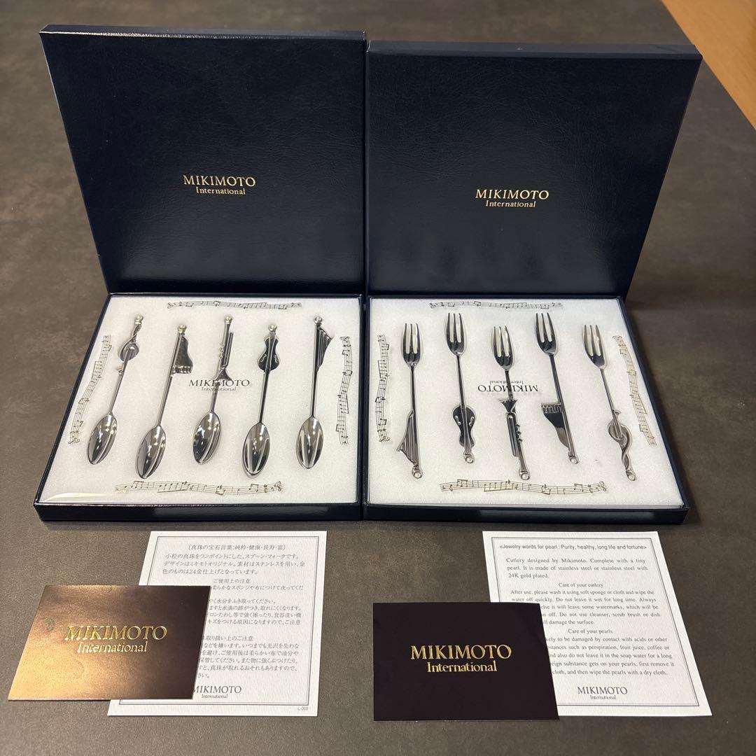 【新品】MIKIMOTO スプーン＆フォーク（楽器モチーフ・小粒真珠）