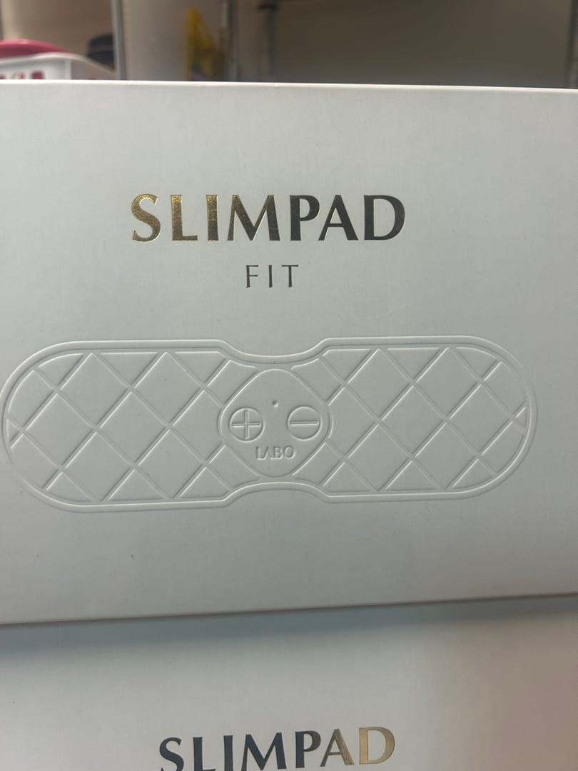 【新品未使用】LaboEMSSLMPAD(core・SIX・FIT) ホワイト!