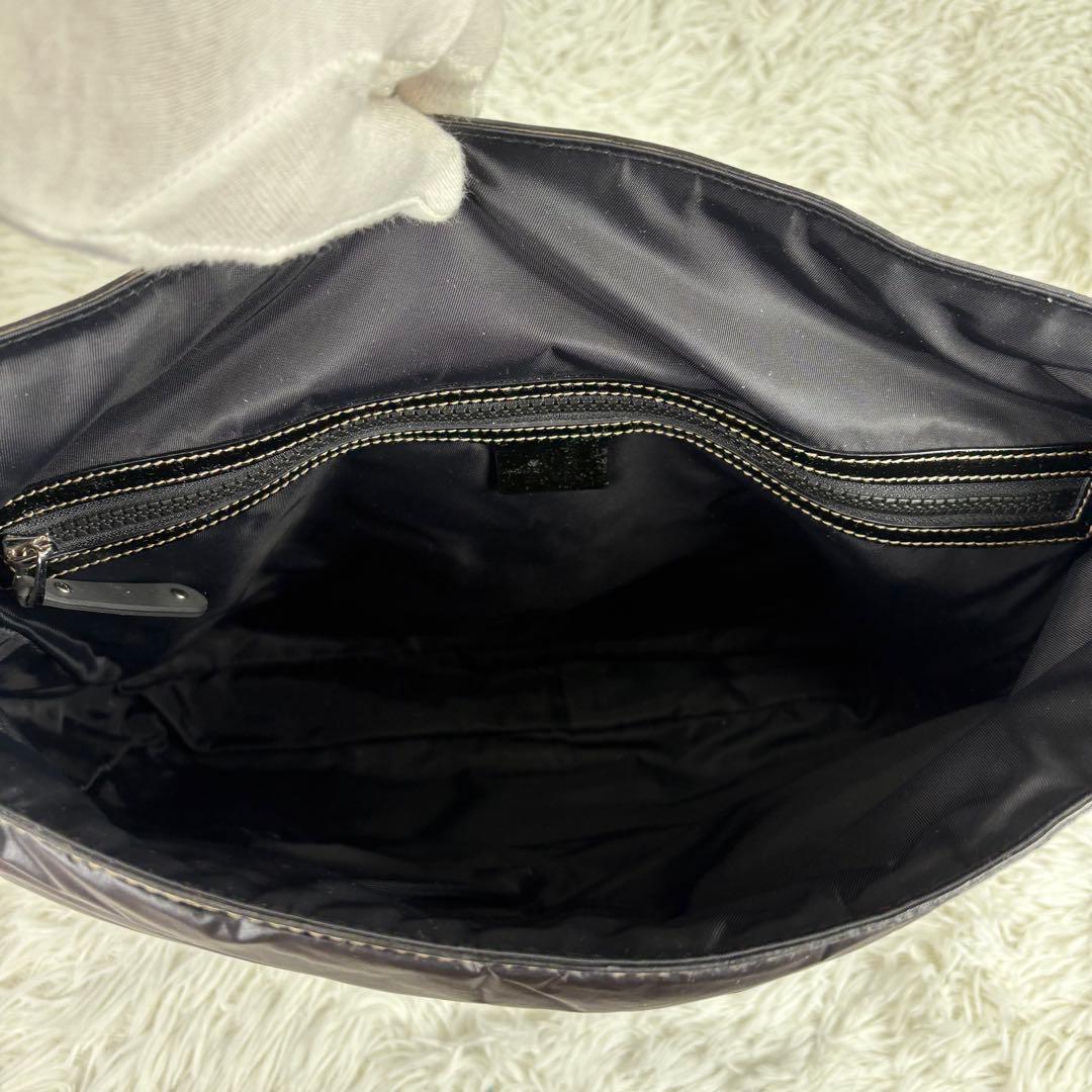 未使用級 現行モデル グッチ メッセンジャーバッグ ブラック ナイロン レザー