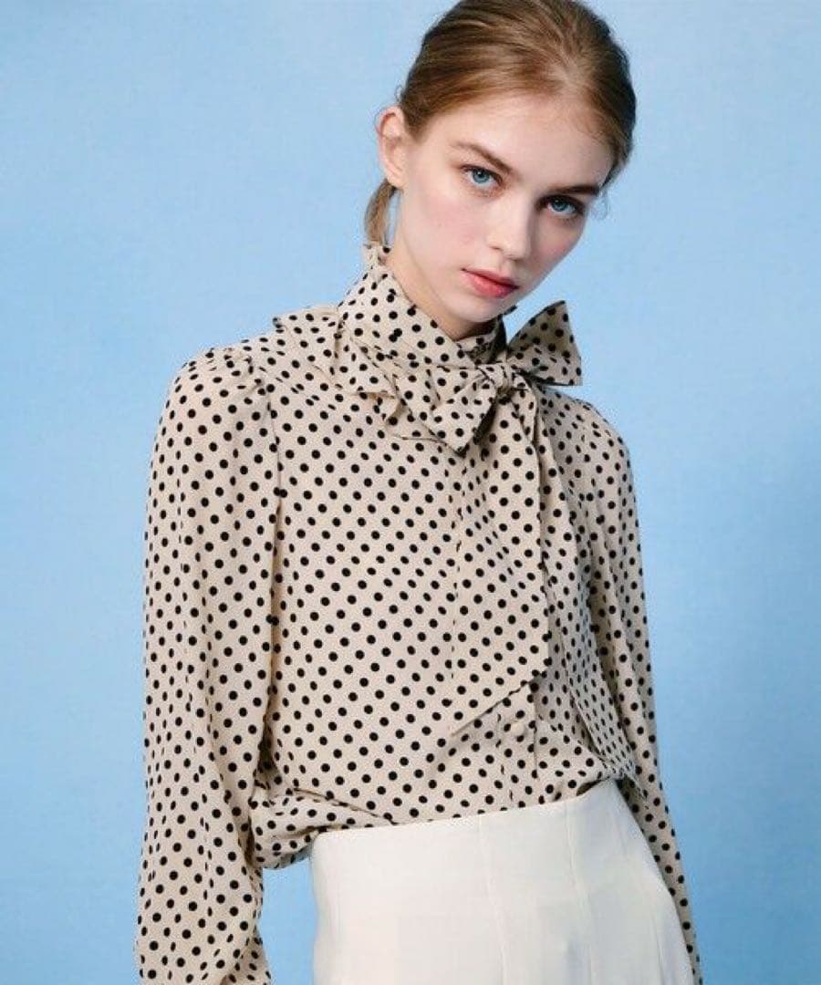 ルルウィルビー　ドット柄リボン付きブラウス