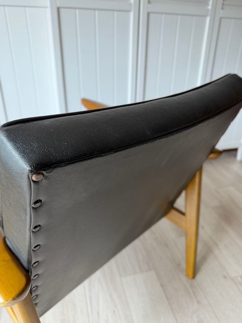 ②カリモク Kチェア 1Pソファ WS1180BW レトロ 1人掛けソファ