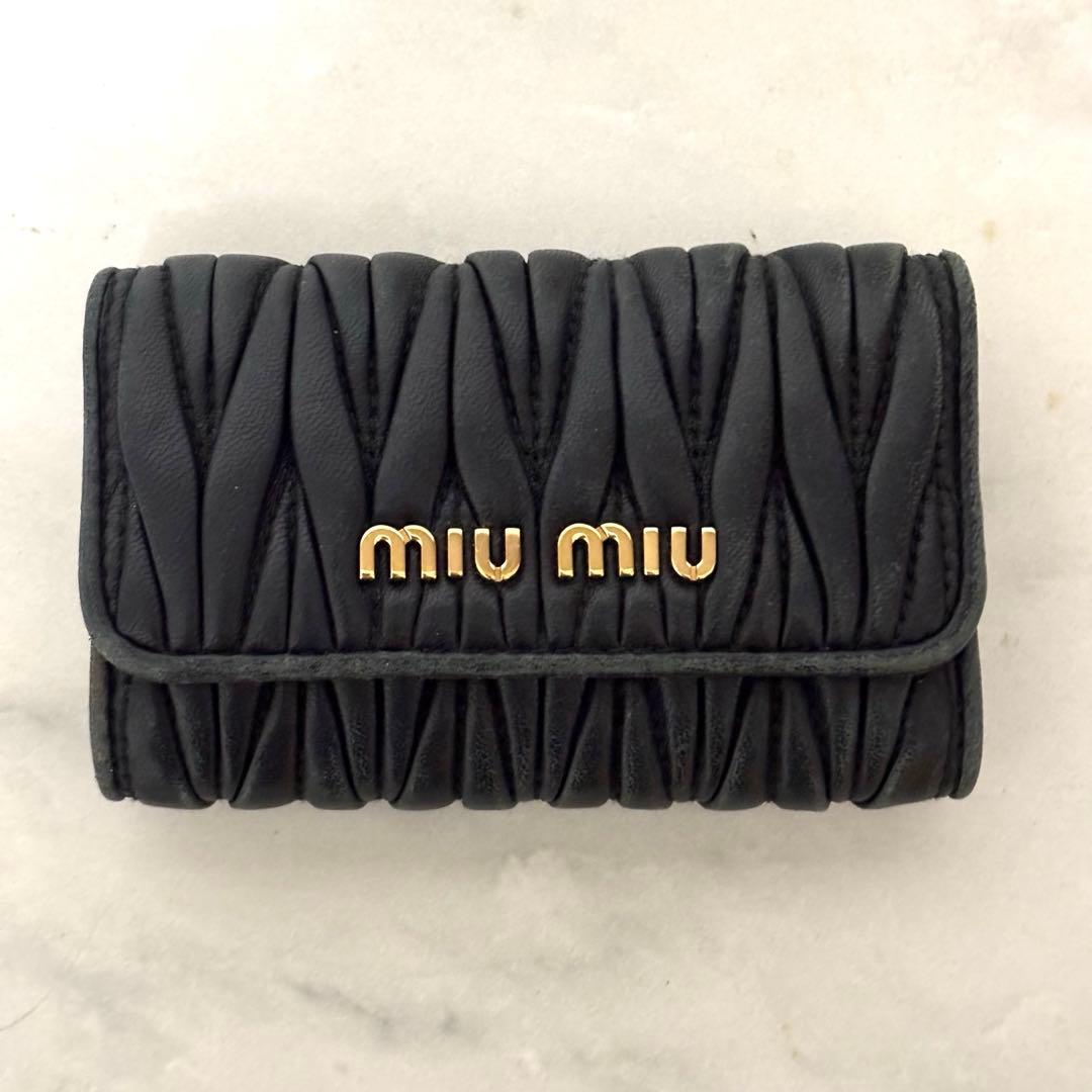 MIUMIU マテラッセ レザーメタルロゴ 6連キーケース