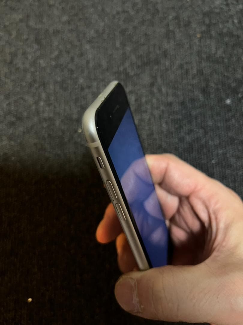 iPhone SE (第2世代) 64GB ホワイト【外装美品】