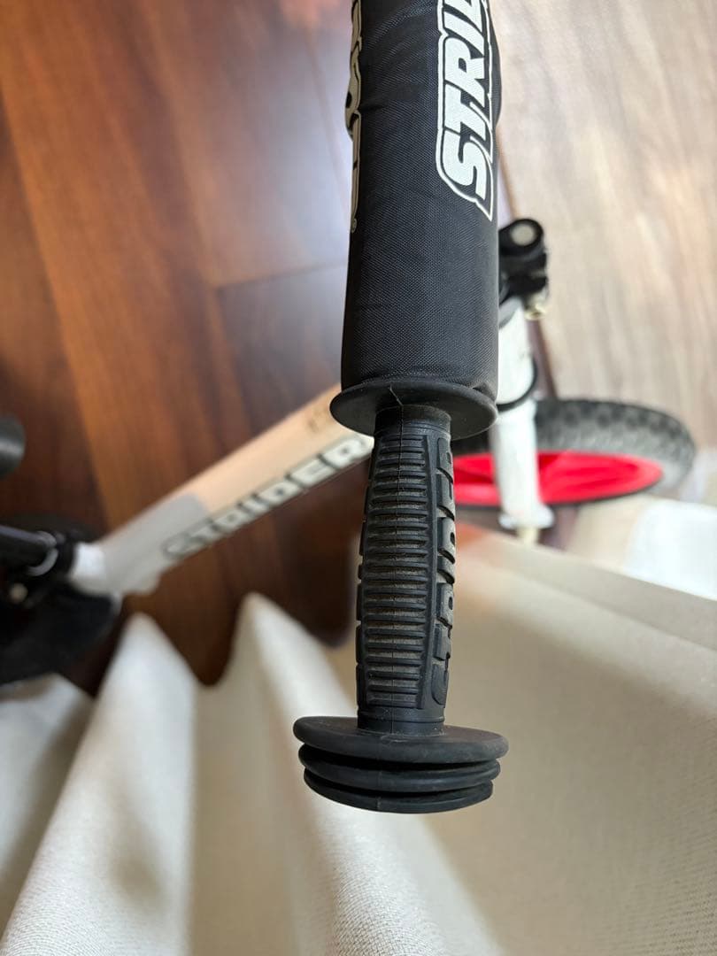 STRIDER 限定モデル　ホワイト/レッド