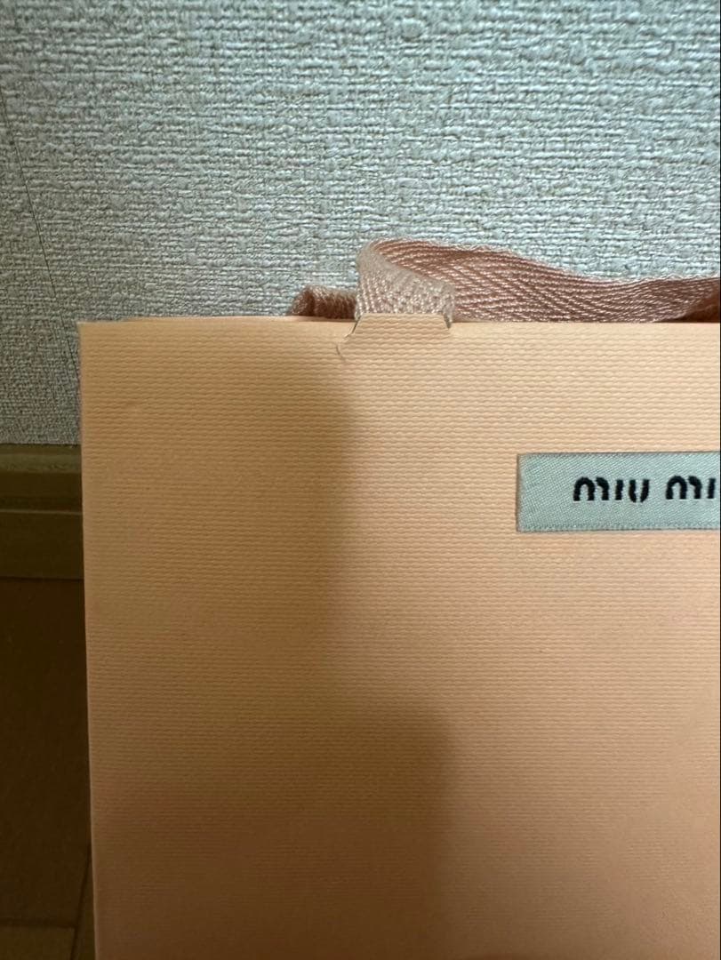 MIU MIU パテントレザー　ヘアクリップ　ヘアピン