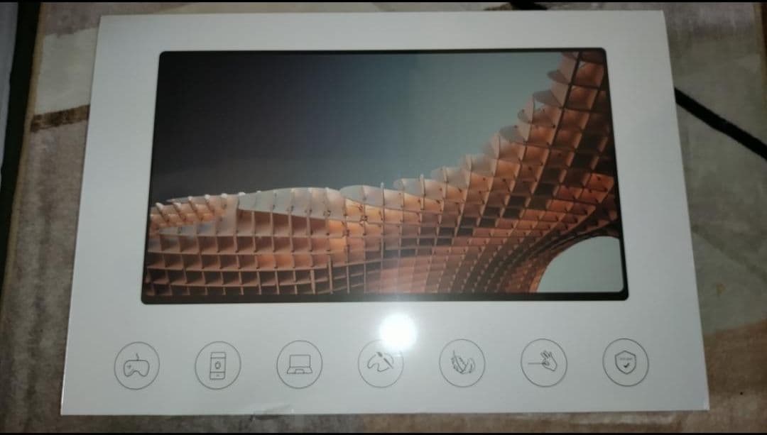 ほぼ新品　モバイルディスプレイ　15.6インチ　1920*1080　IPSパネル