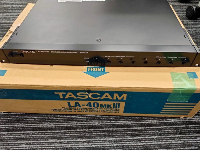 TASCAM LA-40MK3 バランス/アンバランス ラインコンバーター