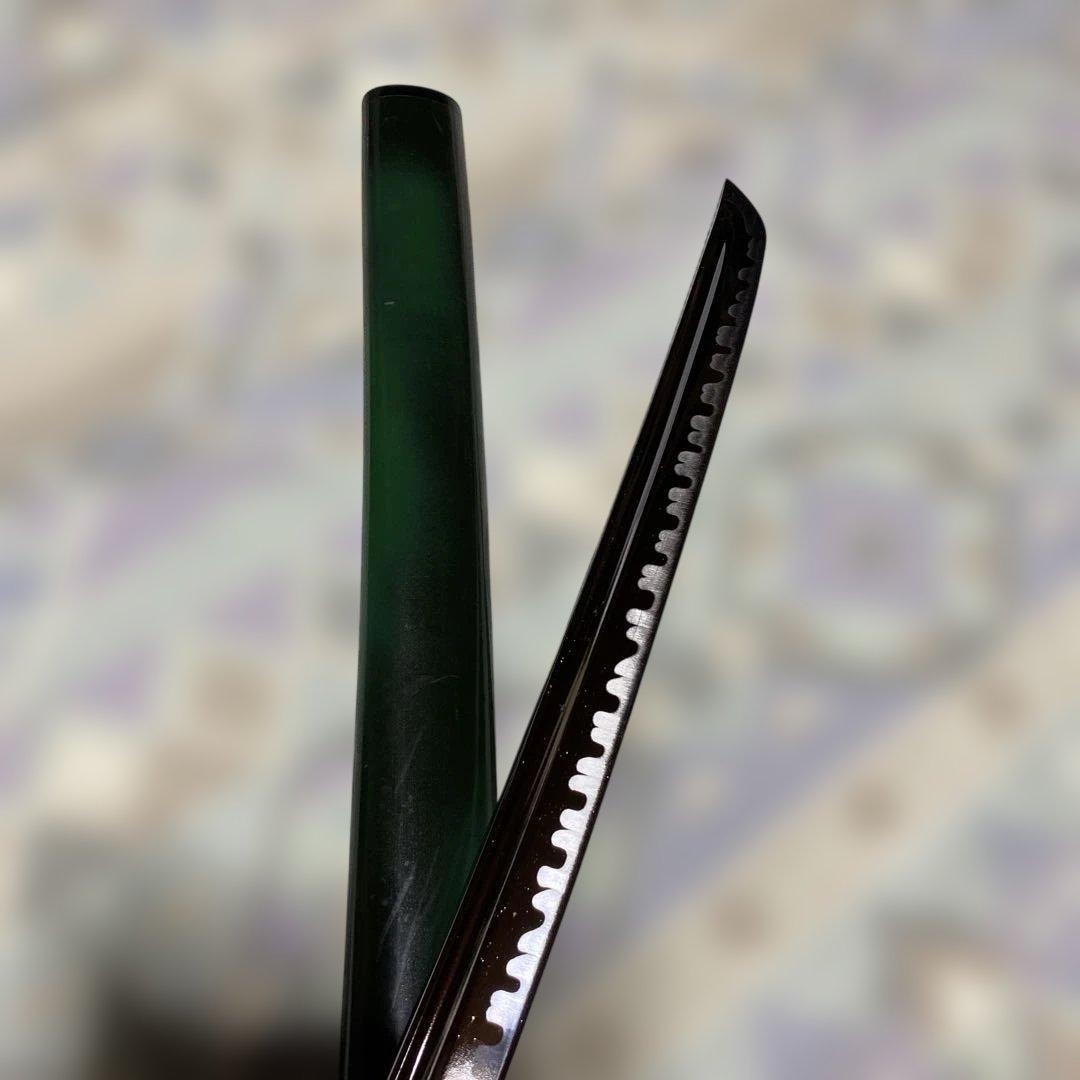 上級居合大刀 黒柄 十字透し丸鍔 緑暈し呂鞘