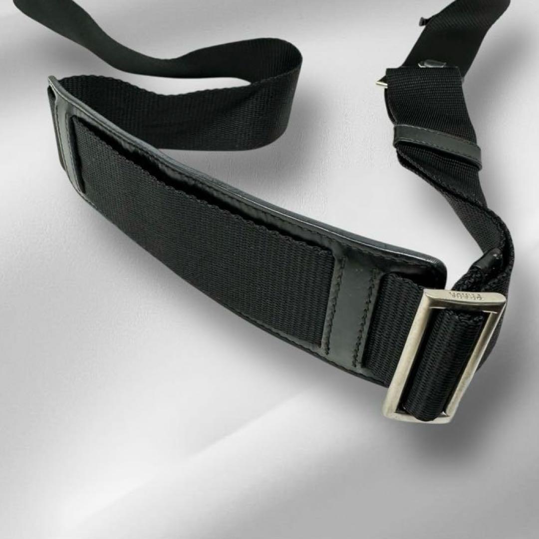 【美品】 PRADA プラダ ショルダーバッグ メッセンジャー　ナイロン e34