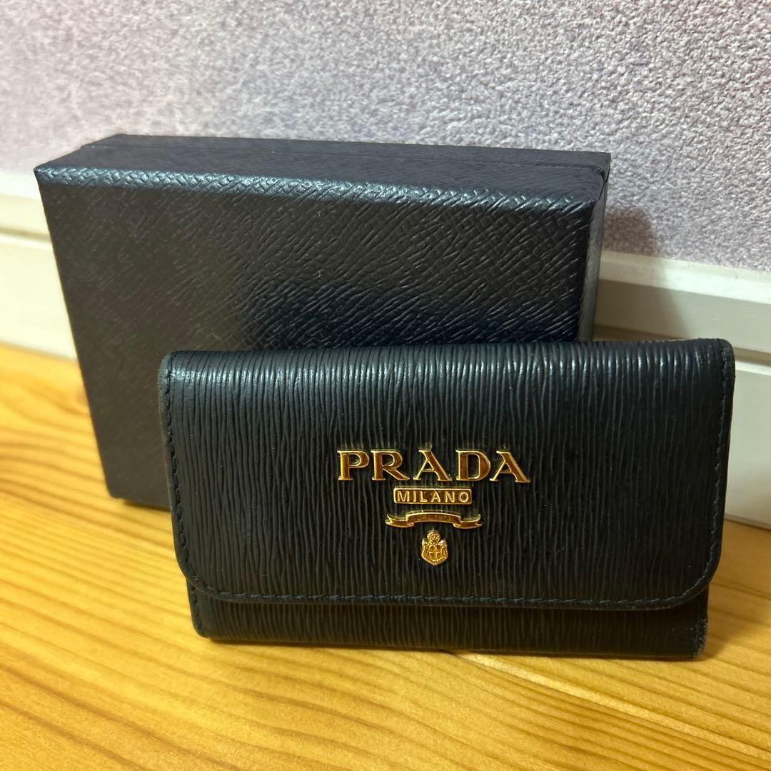 正規品　PRADA キーケース　黒