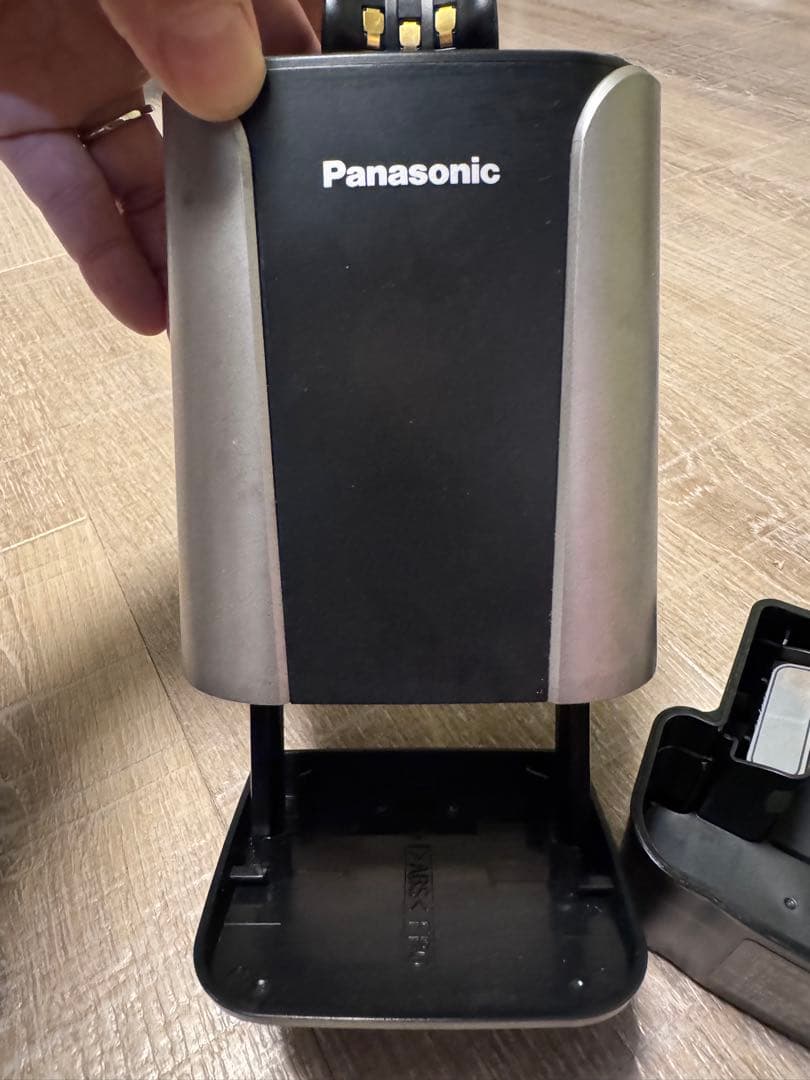 Panasonic 電気シェーバー　ラムダッシュ 5枚刃　ES-CLV9B