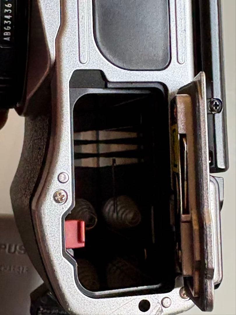 【美品】ミラーレス一眼 OLYMPUS OM-D E-M5