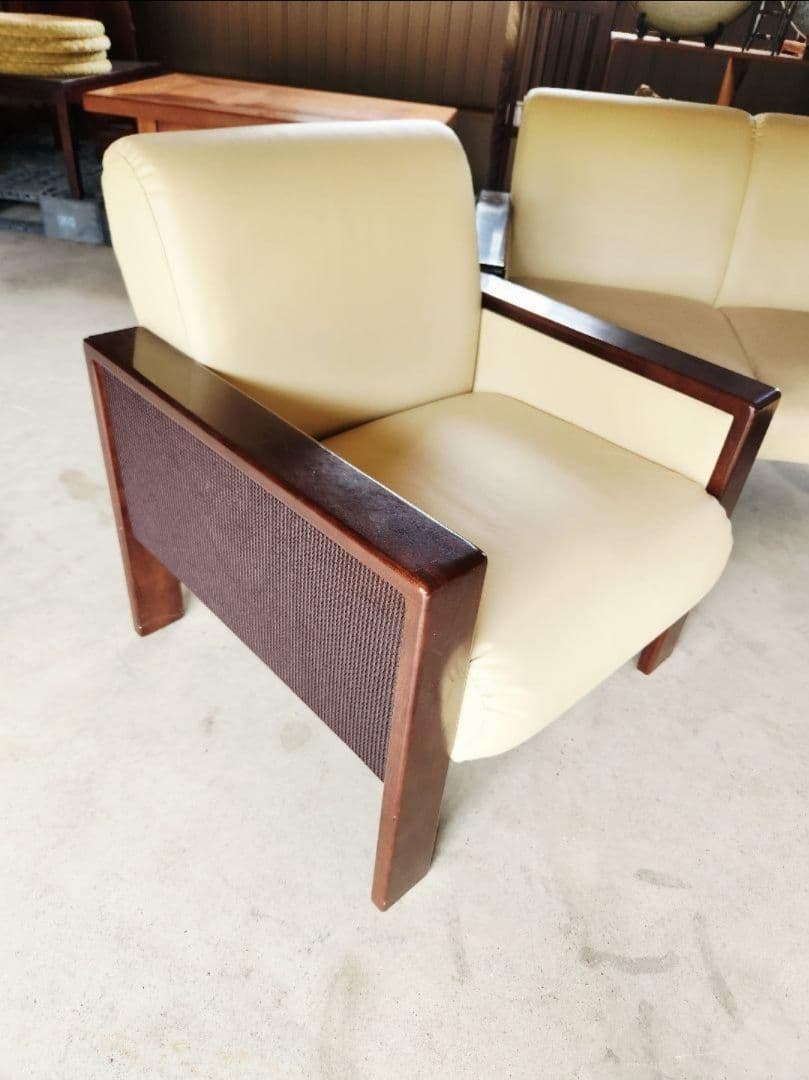 クリーム色 木製フレーム 1人掛けソファ