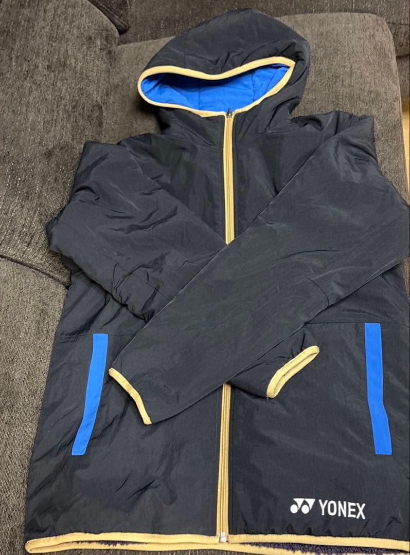 2回着用の美品！YONEX リバーシブル防寒ジャケットユニM レディースLサイズ