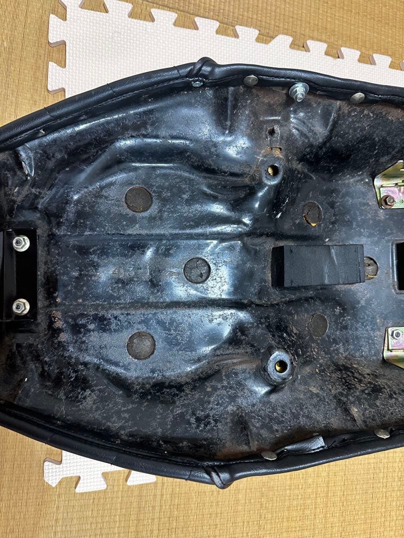 CB400T バブ Hawk Ⅱ チョビ三段シート 美品