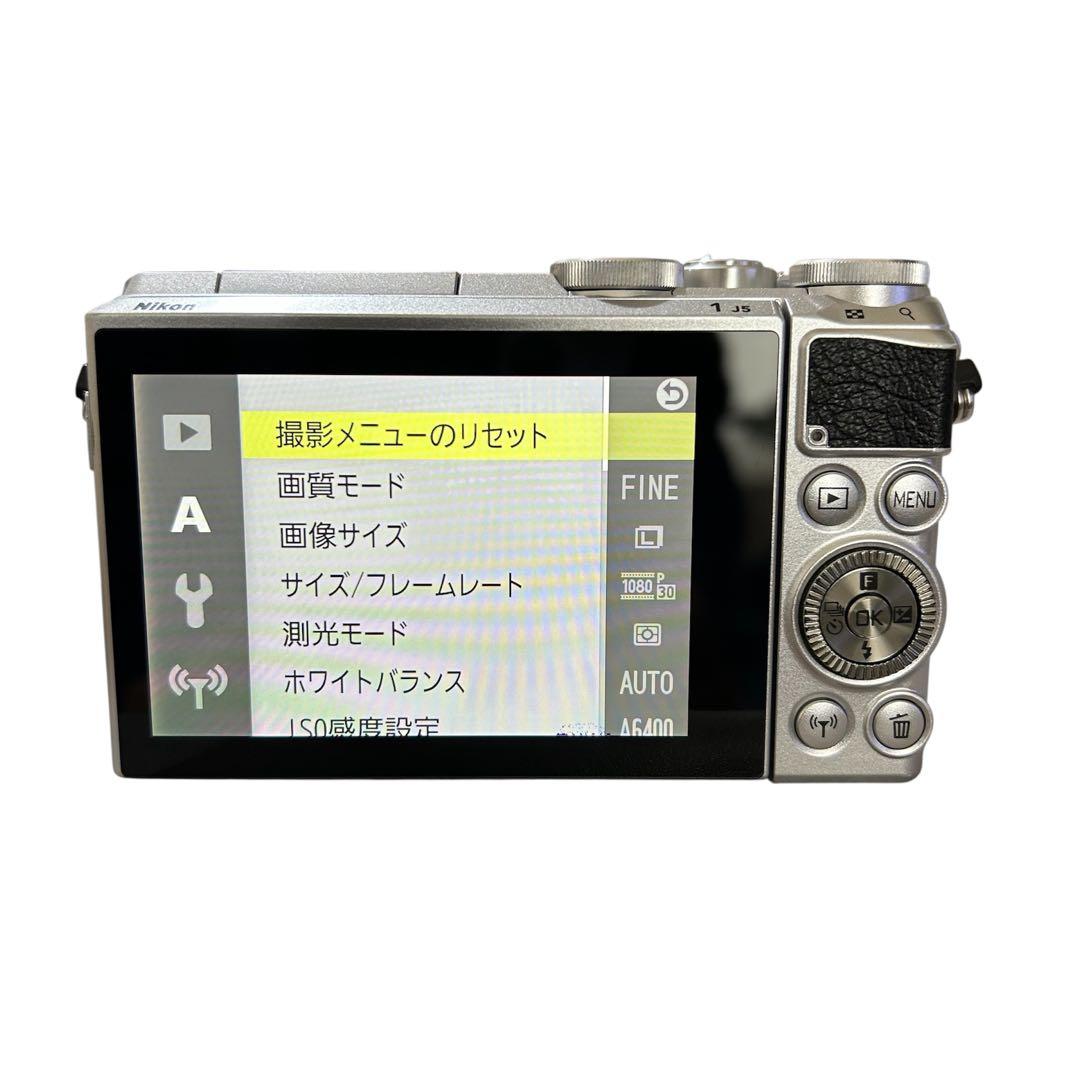 ★ニコン 1 J5★ Nikon 1 J5 シルバー　ボディ