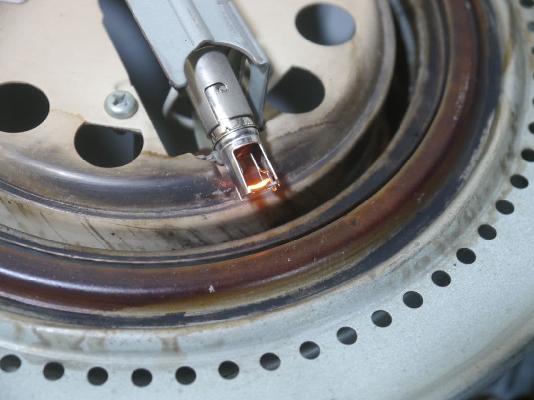 送料無料❤2014年 コロナ/CORONA ホワイト 石油ストーブ 安全ガード