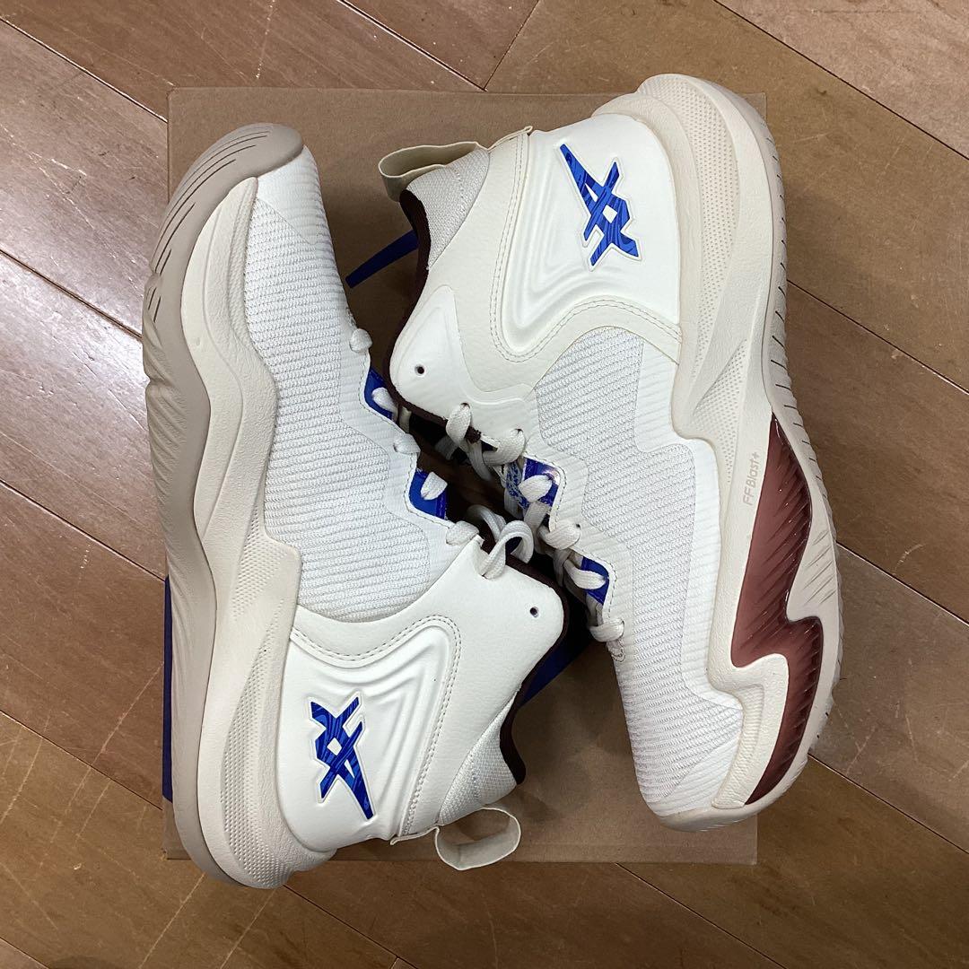 シューズ(男性用) NOVA SURGE 3 750 28.5cm