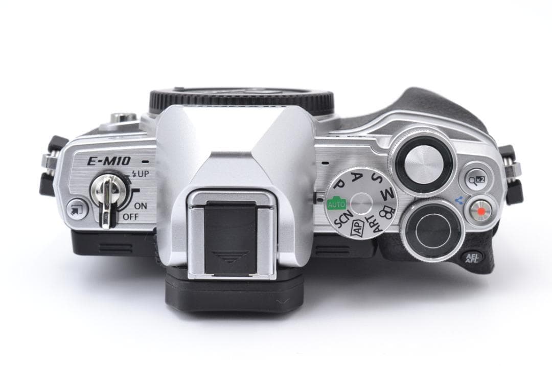 ■ ほぼ新品 ■ オリンパス　OM-D E-M10 Mark Ⅳ ボディ
