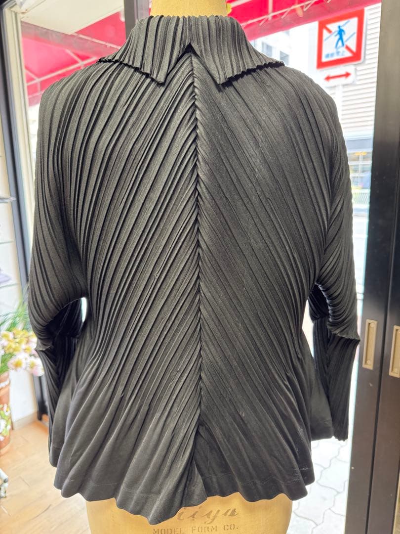 ISSEY MIYAKE ジャケット 黒