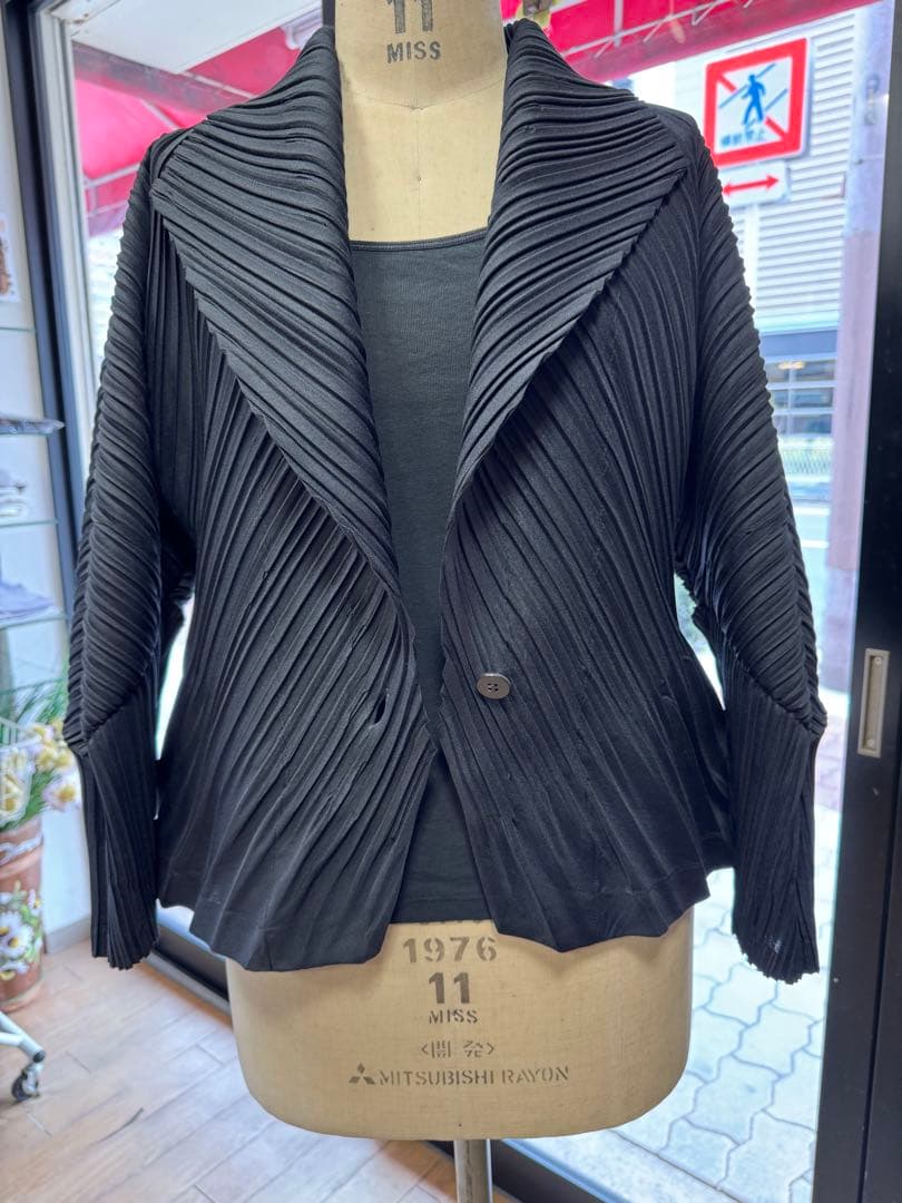 ISSEY MIYAKE ジャケット 黒