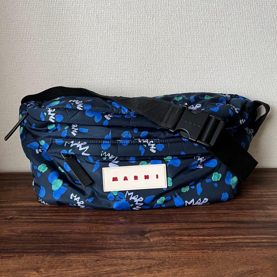 【美品！！】MARNIマルニ ボディバッグ ナイロン ブルー フラワー 花柄