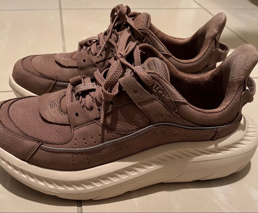 UGG 厚底 スニーカー