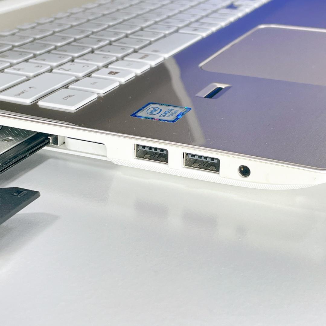 ブルーレイやユーチューブ視聴に！快適SSD✨Win11ノートパソコンカメラ付薄型