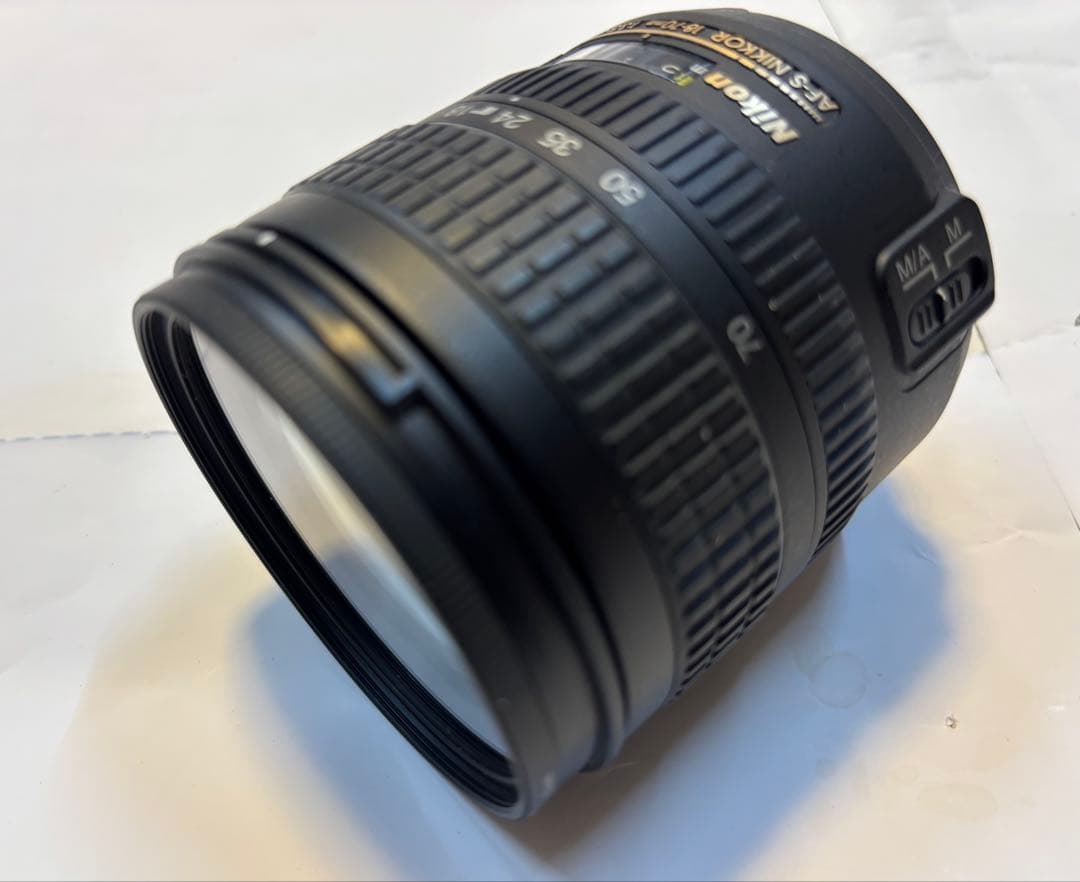 D3200及びNikon AF-S DX ズ-ムNikkor 18-70mm