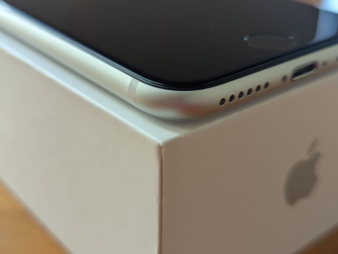 Apple iPhoneSE2 （第2世代）ホワイト 本体128GB