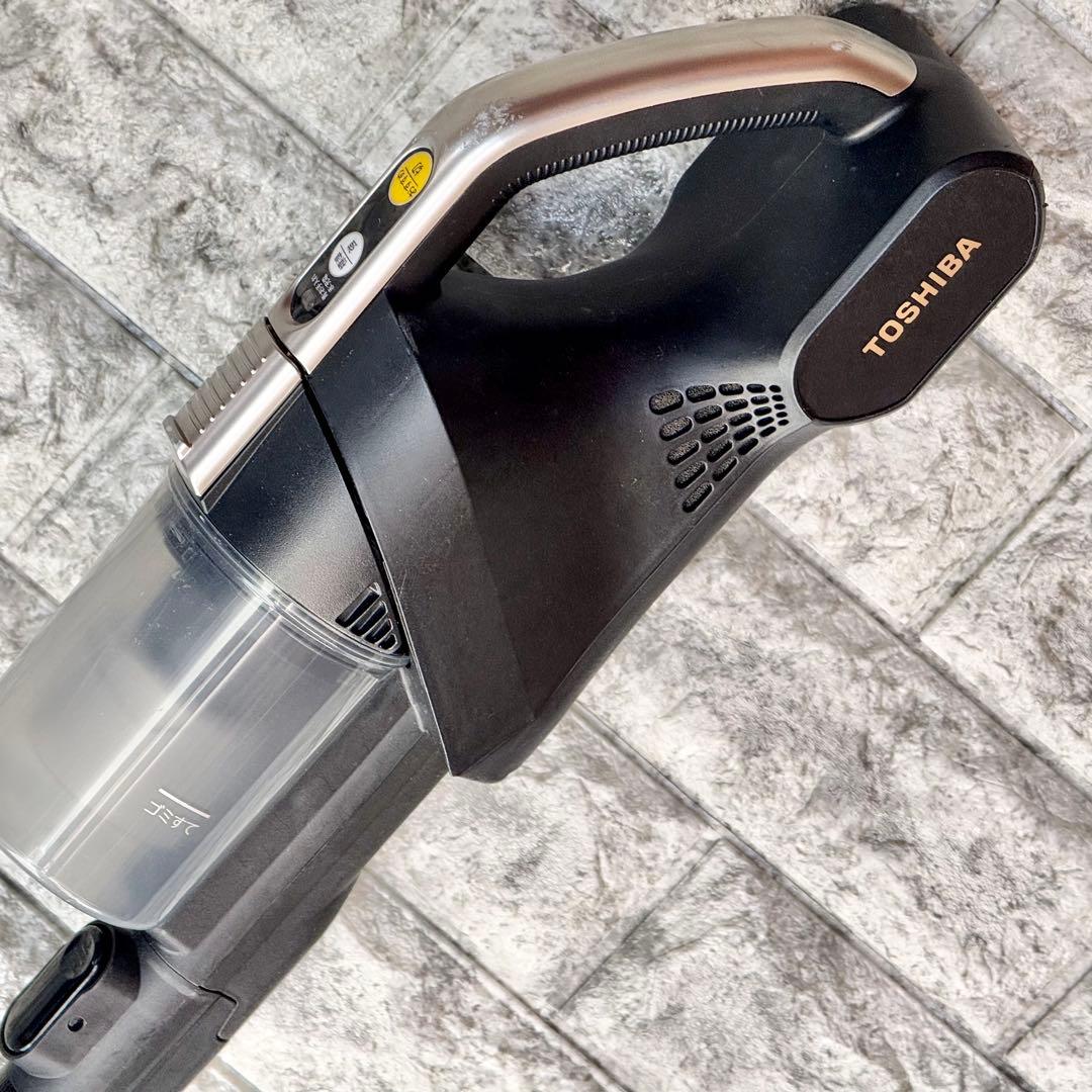2022年製 東芝「トルネオ・コードレス」スティッククリーナー