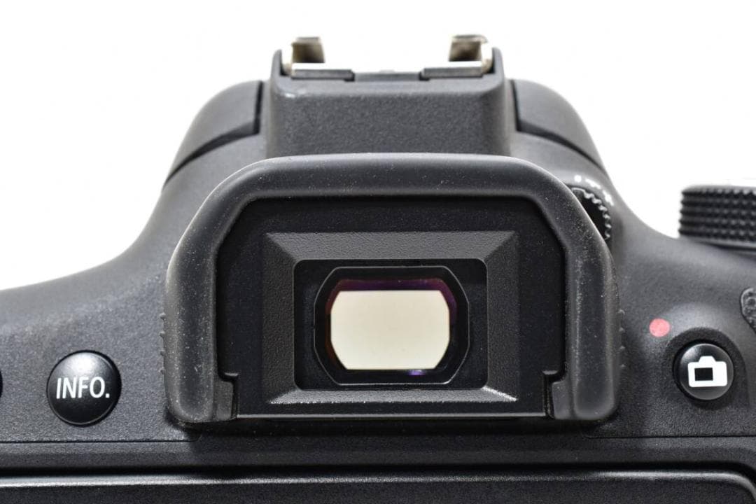 ショット数: 21802回 Canon KISS X8i レンズセット #850