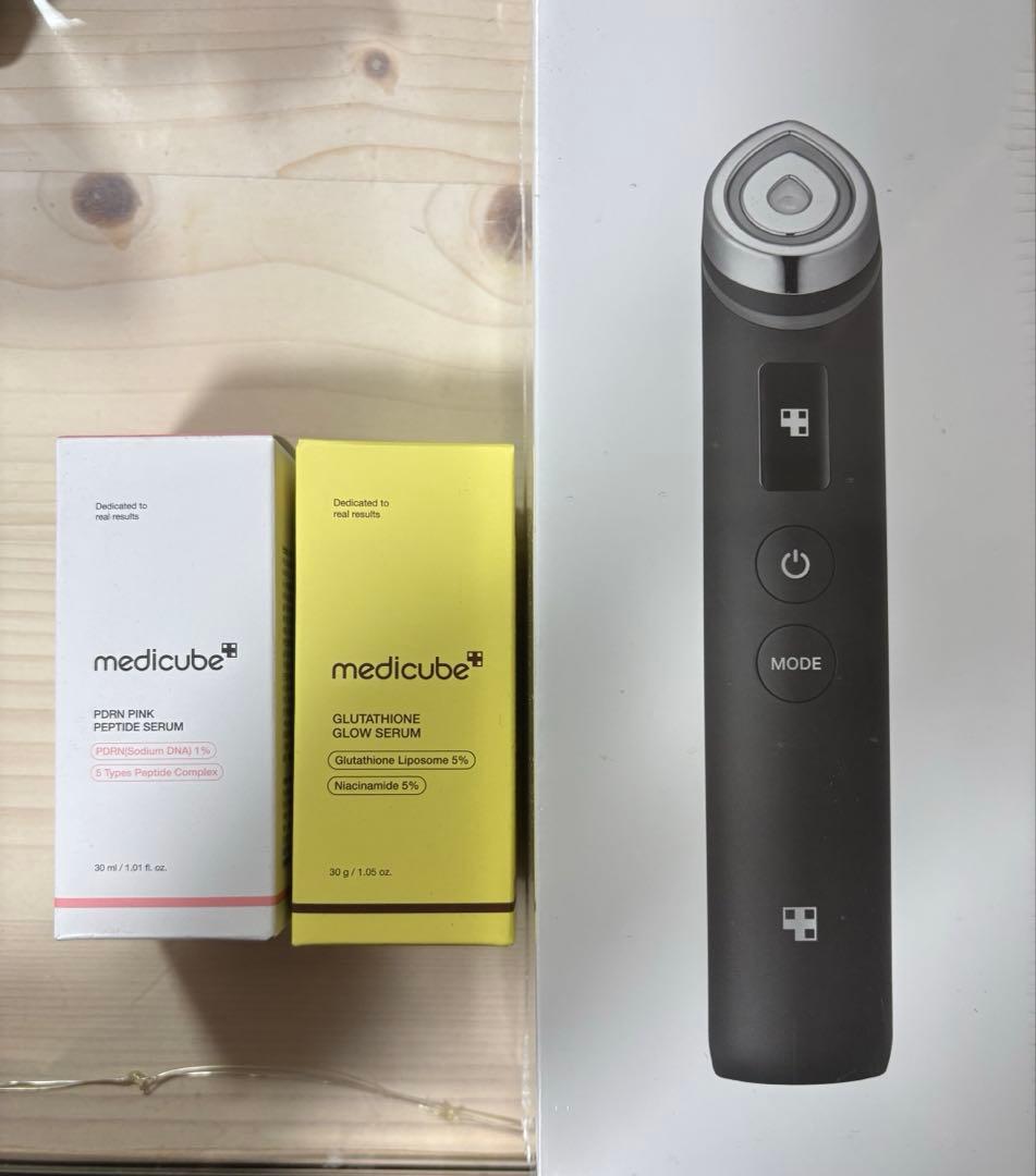 【新品未開封】メディキューブAGE-R BOOSTER PRO 美顔器おまけ付き