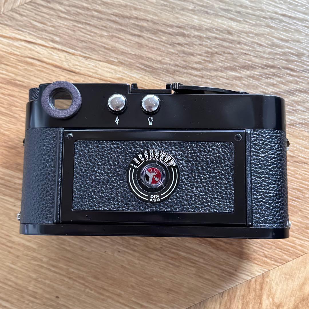 フィルムカメラ Leica M2 Glossy Black Repaint