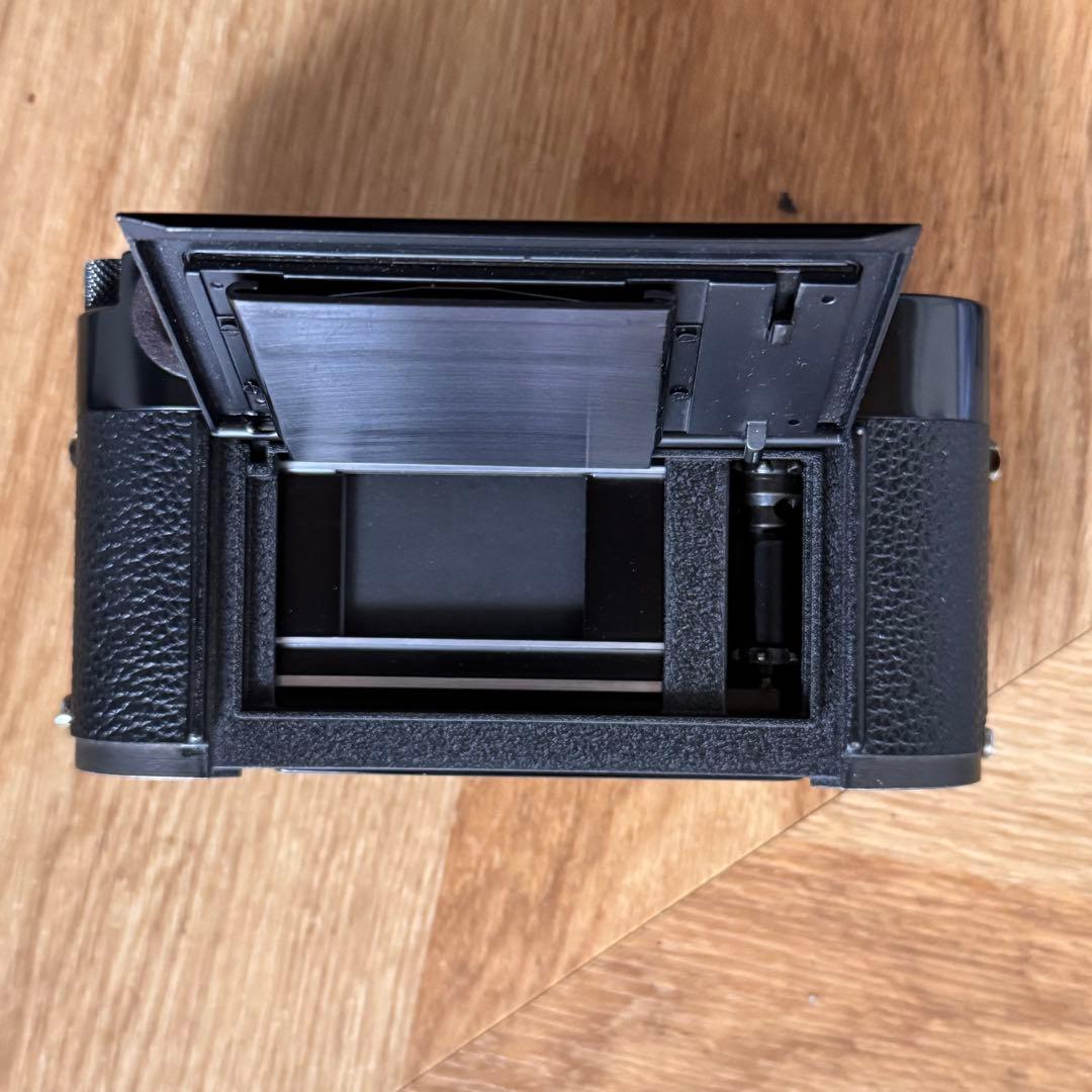 フィルムカメラ Leica M2 Glossy Black Repaint