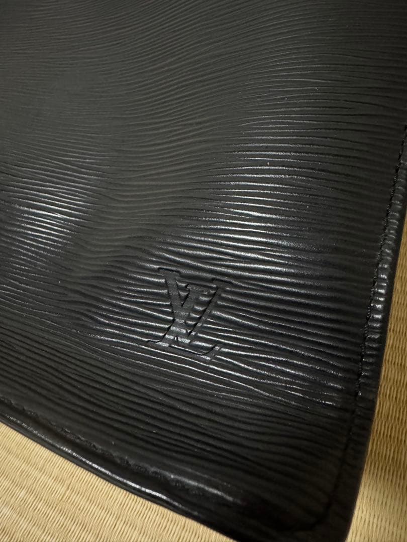 ルイヴィトン エピ サックプラ PM トートバッグ ブラック