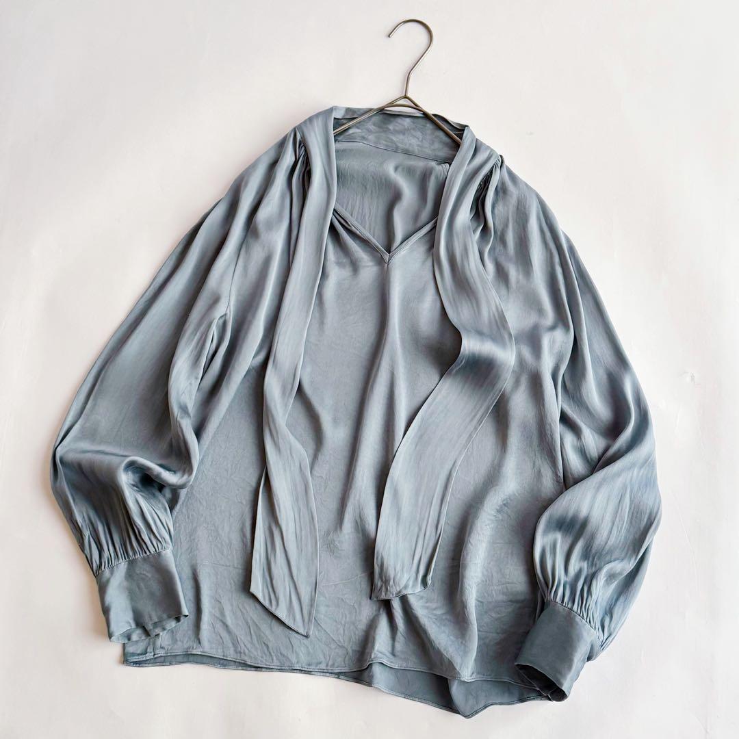 トゥモローランドコレクション ウォッシャブルサテン ボウタイギャザーブラウス