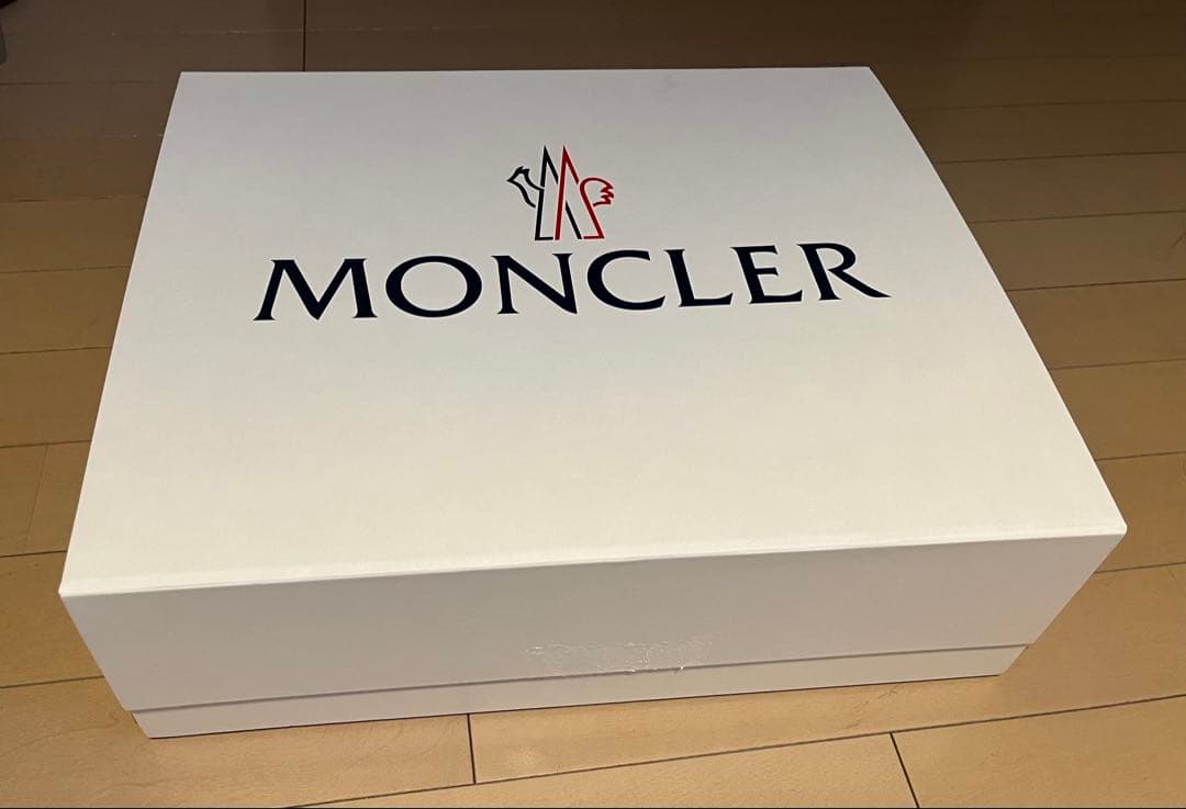 【新品未使用品！】モンクレール　シャーパル　14A ブラック 正規店で購入！