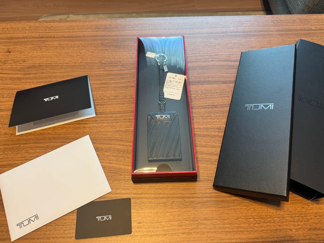 【新品未使用品】TUMI ミラー・チャーム ブラック キーホルダー