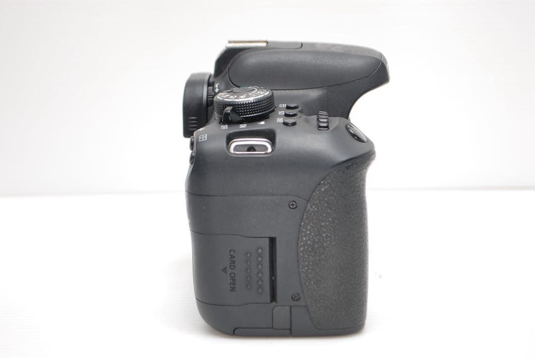 ✨Canon kiss X8i✨キャノン タッチ操作で扱いやすい 美品