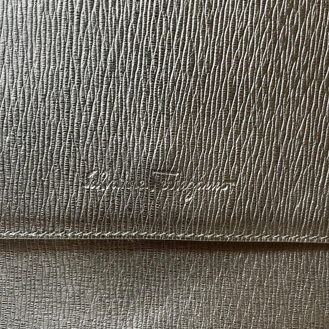 Salvatore Ferragamo ショルダーバッグ 黒 レザー　フェラガモ