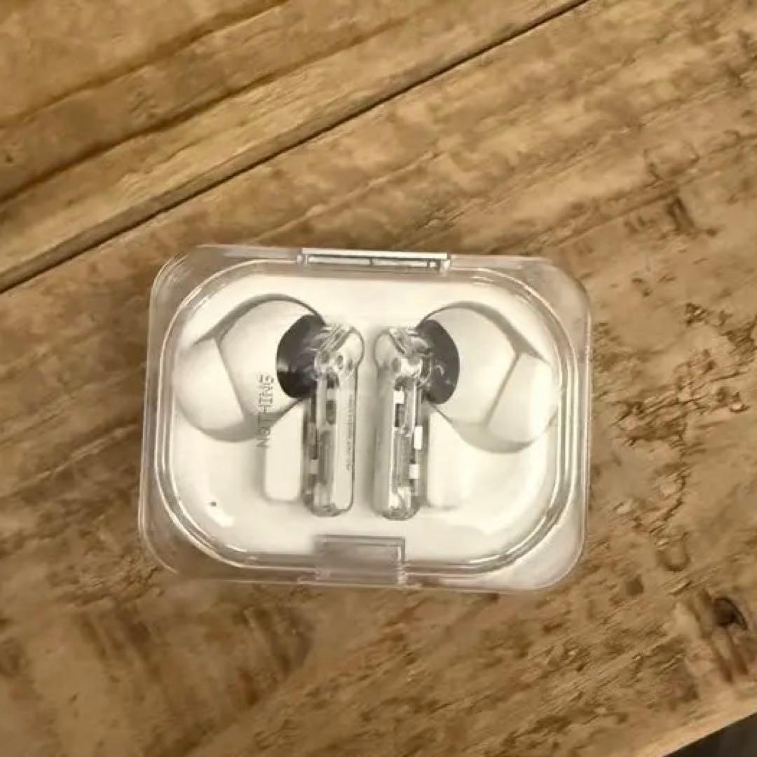 Nothing Ear (a) ワイヤレスイヤホン　クリアケース付き
