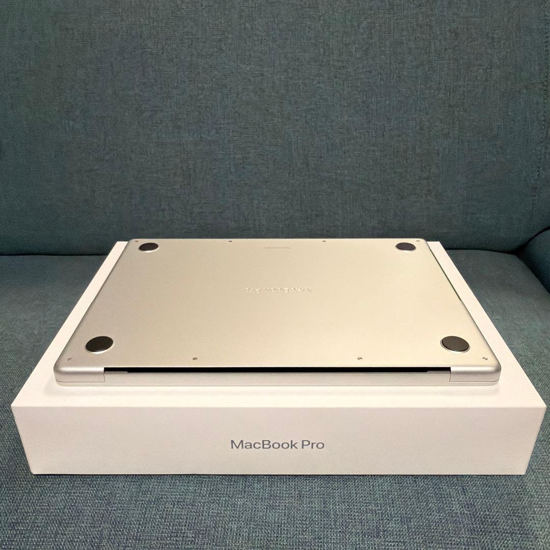 MacBook Pro 14インチ M4 シルバー16GB SSD512GB