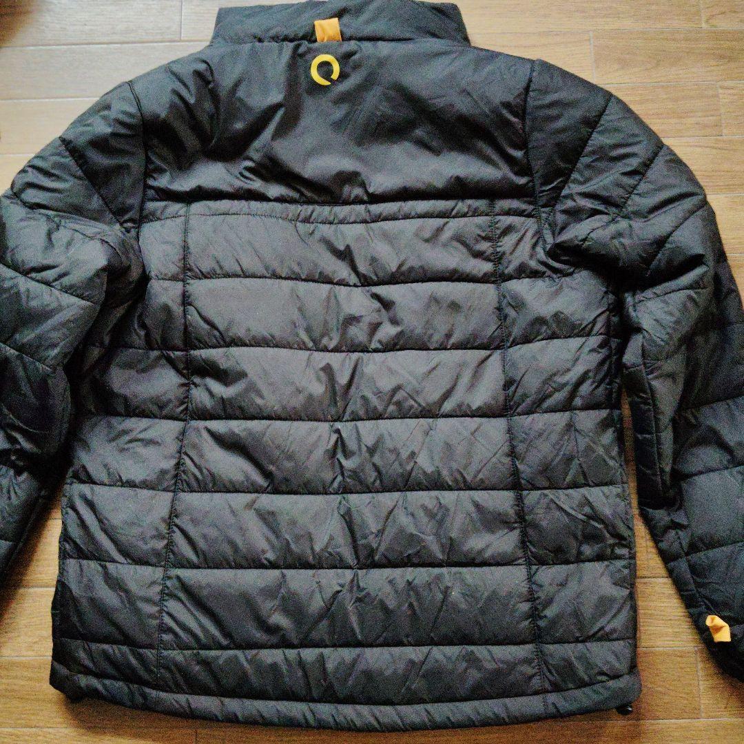 パルカ　（2025年2月5、7日　南極上陸時に着用） &　ボトル