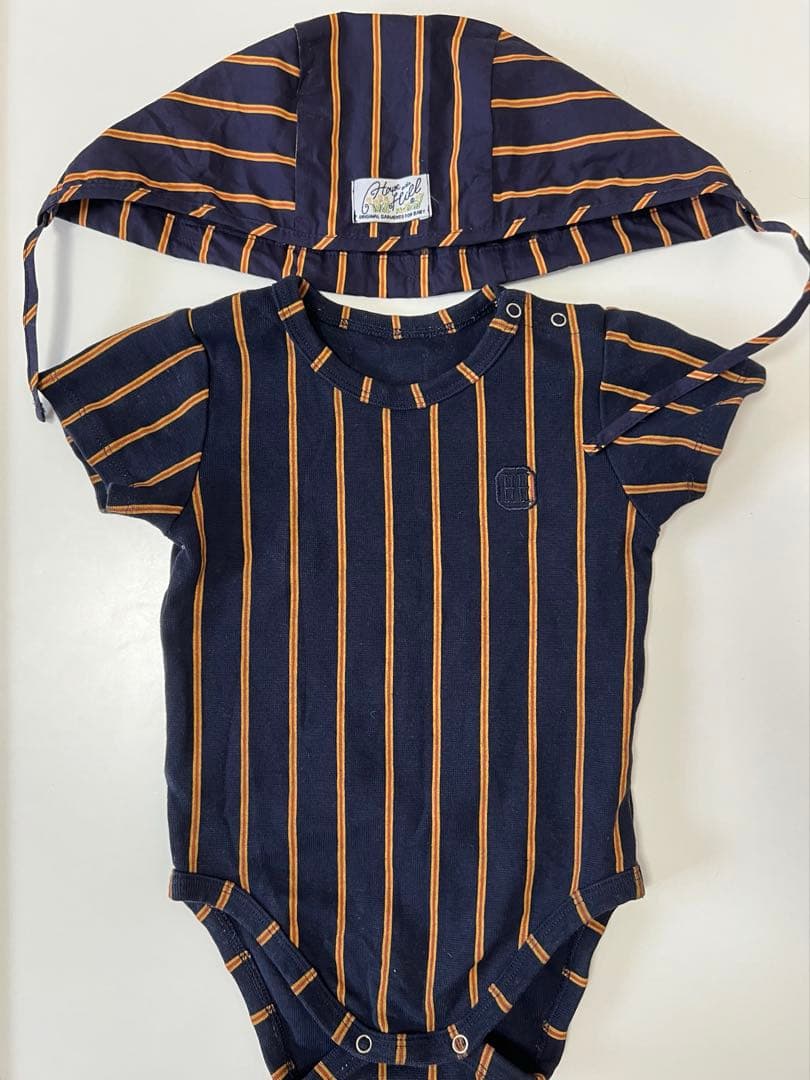 house on the hill Bodysuit ロンパース　ボンネット