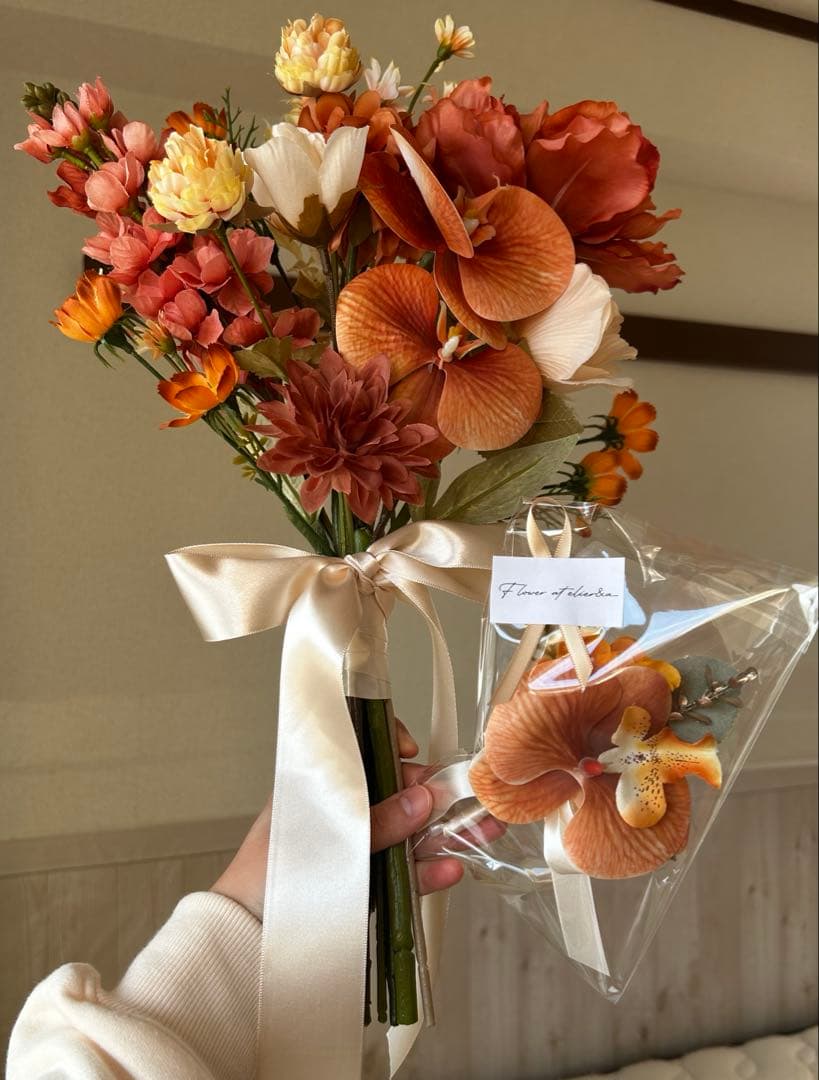 テラコッタ/オレンジカラー＊胡蝶蘭クラッチブーケ&ブートニア【ウェディング】