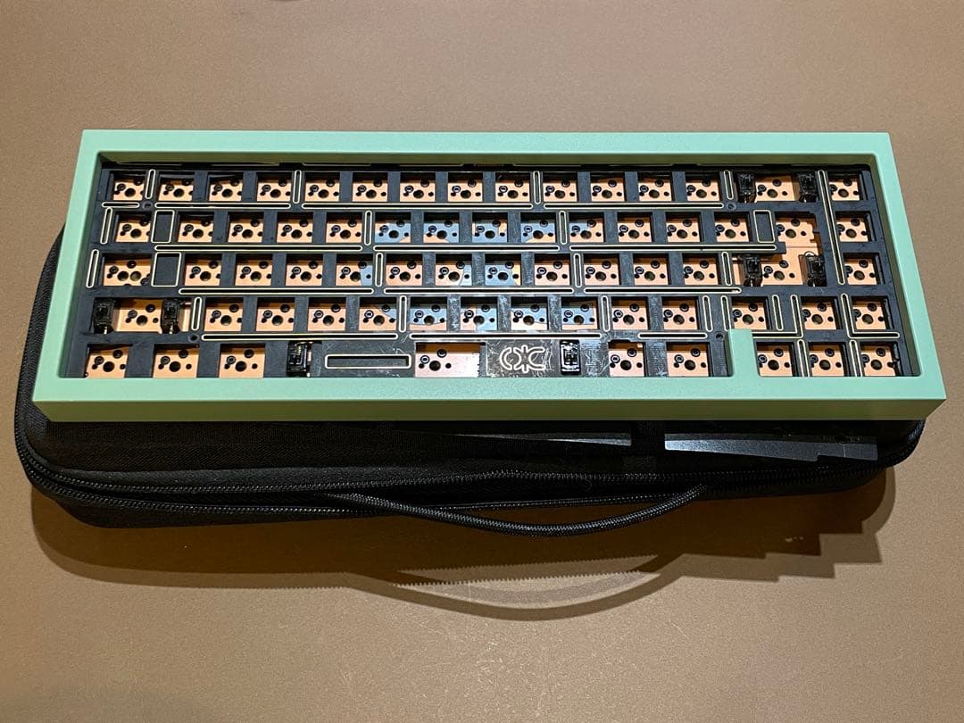 QK65 R1 (green and gold) 自作キーボード